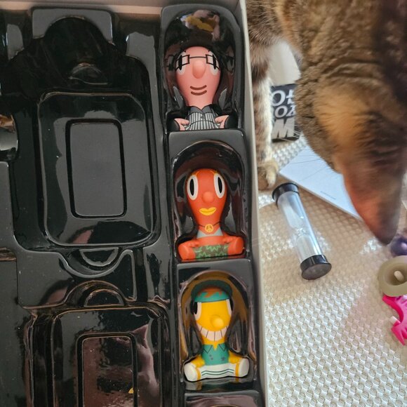 Cranium WOW - Board Game for Adults - Complete - Picture 2 of 15